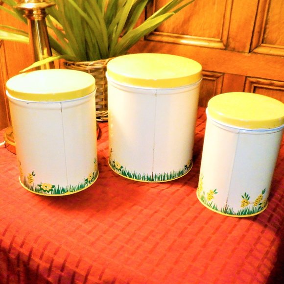 VINTAGE - Set of (3) Metal NESTING *** CANISTERS *** 1950'S - Picture 2 of 3